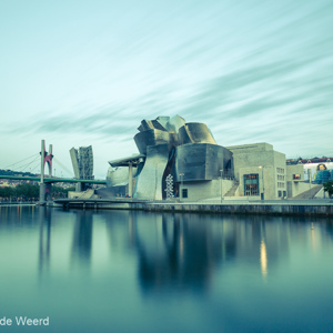 2015-05-08 - Lange sluitertijd, apart bewerkt<br/>Guggenheim museum - Bilbao - Spanje<br/>Canon EOS 5D Mark III - 24 mm - f/8.0, 120 sec, ISO 200