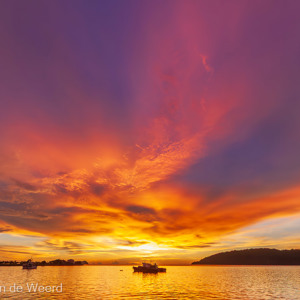 2009-08-22 - Prachtig kleurenspel<br/>Pier bij zee - Kota Kinabalu - Maleisië<br/>Canon EOS 50D - 10 mm - f/5.6, 1/60 sec, ISO 200
