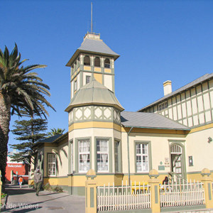 2007-08-14 - Het doet Duits aan<br/>Swakopmund - Namibie<br/>Canon PowerShot S2 IS - 6 mm - f/4.0, 1/1000 sec, ISO 50