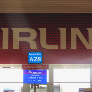 2024-04-25 - Onze gate naar Victoria Falls<br/>OR Tambo International  Airport - Johannesburg - Zuid-Afrika<br/>Canon PowerShot SX70 HS - 16.5 mm - f/5.0, 0.02 sec, ISO 200