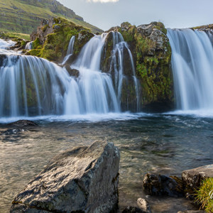 2023-09-11 - Kirkjufell - de waterval van voren gefotografeerd<br/>Kirkjufell - Grundarfjörður - IJsland<br/>Canon EOS R5 - 29 mm - f/22.0, 1/6 sec, ISO 100