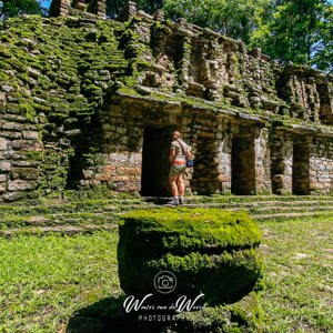 2008-07-22 - Met een zaklamp konden we hier in<br/>Maya-ruine Yaxchilan - Yazchilan - Mexico<br/>Canon EOS 30D - 12 mm - f/8.0, 1/200 sec, ISO 200