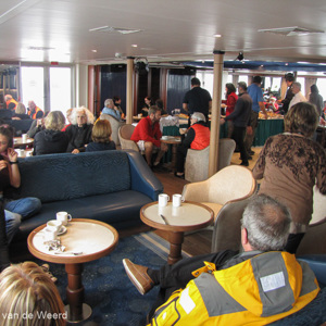 2016-12-25 - De grootste lounge-bar<br/>Opweg naar Zuid-Georgia - Zuidelijke Atlantische Oceaan<br/>Canon PowerShot SX1 IS - 5 mm - f/2.8, 0.04 sec, ISO 200