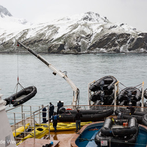 2016-12-28 - Na de lunch gaan we een zodiac cruise doen<br/>Gold Harbour - Zuid-Georgia<br/>Canon EOS 5D Mark III - 49 mm - f/8.0, 1/1000 sec, ISO 400