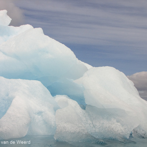 2017-01-01 - Mooie ijsvormen en blauwe kleuren<br/>Chinstrap Camp - Elephant Island - Antarctica<br/>Canon PowerShot SX1 IS - 11 mm - f/6.3, 1/1000 sec, ISO 80