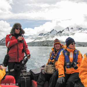 2017-01-01 - Vladimir is dit keer onze zodiac-bestuurder<br/>Chinstrap Camp - Elephant Island - Antarctica<br/>Canon PowerShot SX1 IS - 5 mm - f/5.0, 1/1000 sec, ISO 80