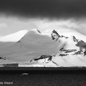 2017-01-02 - Sneeuw, ijsbergen en ruige bergen: Antarctica op en top<br/>Bransfield Strait - Antarctica<br/>Canon EOS 5D Mark III - 200 mm - f/8.0, 1/640 sec, ISO 200