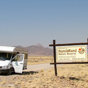 2007-08-10 - Toegang tot het NamibRand nature reserve<br/>Onderweg - Grens van NamibRand Nature Reser - Namibie<br/>Canon PowerShot S2 IS - 9.7 mm - f/4.5, 1/1000 sec, ISO 50