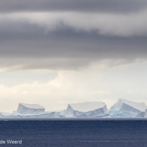 2017-01-02 - Enorme ijsbergen<br/>Bransfield Strait - Antarctica<br/>Canon EOS 7D Mark II - 350 mm - f/8.0, 1/1000 sec, ISO 400