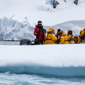 2017-01-03 - Het was wel flink koud die ochtend<br/>Mikkelsen Harbor - D’Hainaut Island - Antarctica<br/>Canon EOS 7D Mark II - 100 mm - f/5.0, 1/2500 sec, ISO 320