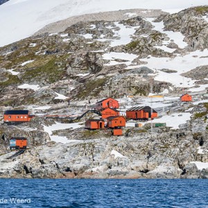 2017-01-03 - Base Primavera, een Argentijns onderzoekstation<br/>Cierva Cove - Antarctica<br/>Canon EOS 7D Mark II - 100 mm - f/5.0, 1/2000 sec, ISO 160