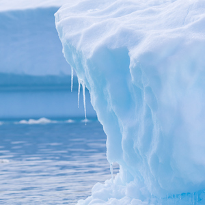2017-01-03 - Fraaie blauw-witte ijsstructuren<br/>Cierva Cove - Antarctica<br/>Canon EOS 7D Mark II - 130 mm - f/5.0, 1/1250 sec, ISO 125