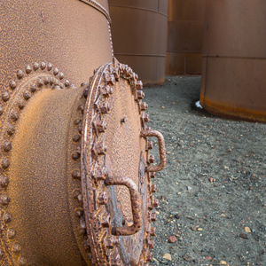 2017-01-04 - Detail van een opslagtank<br/>Whaler’s Bay - Deception Island - Antarctica<br/>Canon EOS 5D Mark III - 35 mm - f/8.0, 1/40 sec, ISO 400