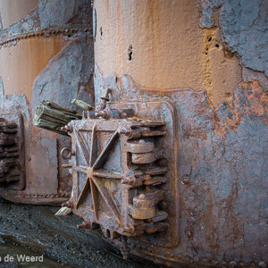 2017-01-04 - Roestig detail<br/>Whaler’s Bay - Deception Island - Antarctica<br/>Canon EOS 5D Mark III - 29 mm - f/11.0, 0.05 sec, ISO 400