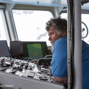 2017-01-04 - Shane op de brug, in diepe overpeinzing<br/>Half Moon Island - South Shetland Islands - Antarctica<br/>Canon EOS 5D Mark III - 102 mm - f/5.6, 1/800 sec, ISO 800
