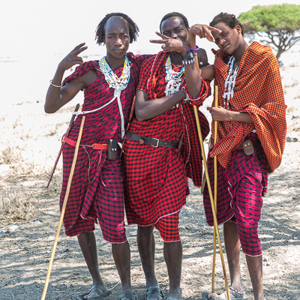 2015-10-19 - Stoere Masai krijgers<br/>Masai dorp - Mto Wa Mbu - Tanzania<br/>Canon EOS 5D Mark III - 53 mm - f/4.0, 0.02 sec, ISO 200