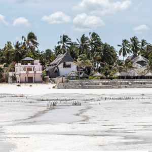 2015-10-29 - Panorama van ons hotel aan het strand<br/>Casa del Mar - Jambiani - Zanzibar<br/>Canon EOS 7D Mark II - 70 mm - f/8.0, 1/400 sec, ISO 200