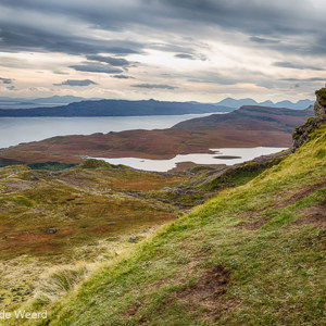 2016-10-16 - Uitzicht op de meren<br/>Old Man of Storr - Trotternish - Schotland<br/>Canon EOS 5D Mark III - 31 mm - f/11.0, , ISO 200