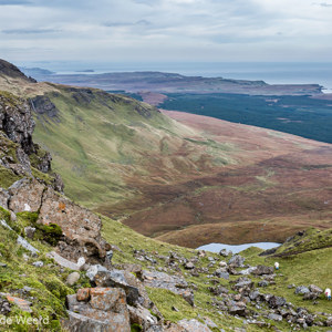 2016-10-16 - Uitzicht met twee schapen<br/>Old Man of Storr - Trotternish - Schotland<br/>Canon EOS 5D Mark III - 36 mm - f/11.0, 1/60 sec, ISO 400