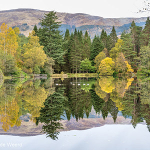 2016-10-20 - Herfst-weerspiegeling<br/>Glencoe Lochan - Glencoe - Schotland<br/>Canon EOS 5D Mark III - 52 mm - f/8.0, 0.2 sec, ISO 200