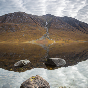 2016-10-20 - Glen Etive met mooie lucht<br/>Glen Etive - Glencoe - Schotland<br/>Canon EOS 5D Mark III - 20 mm - f/16.0, 0.1 sec, ISO 100