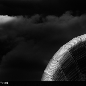 2016-10-21 - IMAX - Glasgow Science Centre in zwart-wit<br/>IMAX - Glasgow Science Centre - Glasgow - Schotland<br/>Canon EOS 5D Mark III - 115 mm - f/8.0, 1/160 sec, ISO 200
