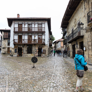 2015-04-26 - Regenachtig, maar sfeervol<br/>Santillana del Mar - Spanje<br/>Canon EOS 5D Mark III - 24 mm - f/2.8, 1/500 sec, ISO 200