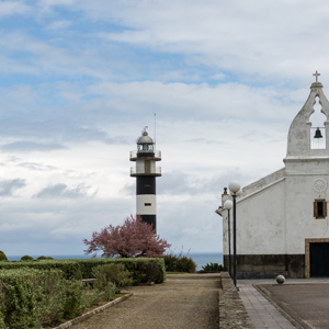 2015-04-27 - De vuurtoren van Ortiguera<br/>Cabo de Agustin - Ortiguera - Spanje<br/>Canon EOS 5D Mark III - 44 mm - f/8.0, 1/800 sec, ISO 200