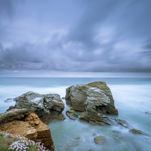 2015-04-27 - Aanstormende regenbui<br/>Playa de las Catedrales - Ribadeo - Spanje<br/>Canon EOS 5D Mark III - 16 mm - f/16.0, 80 sec, ISO 100