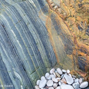 2015-04-27 - Kleuren, lijnen en vormen<br/>Playa del Silencio - Cudillero - Spanje<br/>Canon EOS 5D Mark III - 27 mm - f/16.0, 0.25 sec, ISO 100