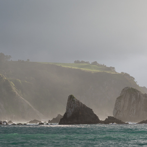2015-04-27 - Rotskust eind van de middag<br/>Playa del Silencio - Cudillero - Spanje<br/>Canon EOS 5D Mark III - 100 mm - f/11.0, 0.02 sec, ISO 100