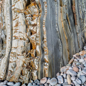 2015-04-29 - Lijnen en vormenspel<br/>Playa del Silencio - Cudillero - Spanje<br/>Canon EOS 5D Mark III - 35 mm - f/16.0, 0.04 sec, ISO 100