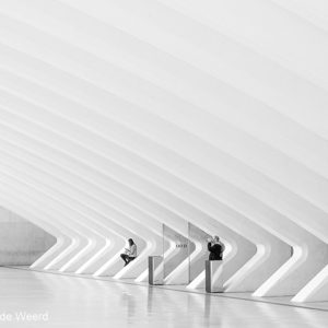 2015-04-30 - Ingang van het winkelcentrum bij het hotel<br/>Ayre Hotel Oviedo - Oviedo - Spanje<br/>Canon EOS 5D Mark III - 70 mm - f/5.6, 0.05 sec, ISO 400