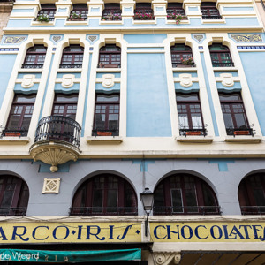 2015-04-30 - Mooie pasteltinten<br/>Oude centrum - Oviedo - Spanje<br/>Canon EOS 5D Mark III - 27 mm - f/8.0, 0.02 sec, ISO 200