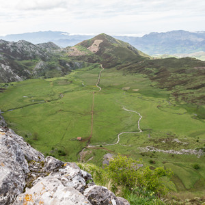 2015-05-01 - Een blik op een soort vallei<br/>Picos de Europa - Cagnas de Onis - Spanje<br/>Canon EOS 5D Mark III - 24 mm - f/11.0, 1/30 sec, ISO 200