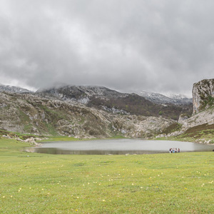 2015-05-01 - Lago de Enol<br/>Picos de Europa - Cagnas de Onis - Spanje<br/>Canon EOS 5D Mark III - 24 mm - f/11.0, 1/15 sec, ISO 200