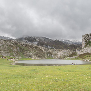 2015-05-01 - Lago de Enol<br/>Picos de Europa - Cagnas de Onis - Spanje<br/>Canon EOS 5D Mark III - 24 mm - f/11.0, 1/15 sec, ISO 200