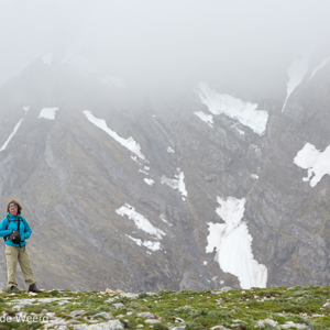 2015-05-03 - Carin in de mistige bergen<br/>Picos de Europa - Fuente De - Spanje<br/>Canon EOS 5D Mark III - 235 mm - f/8.0, 1/800 sec, ISO 800