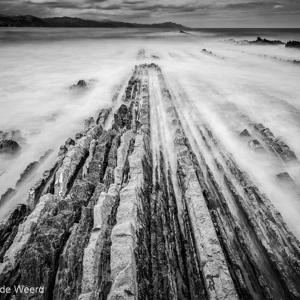 2015-05-05 - Flysch in zwart-wit<br/>Strand - Zumaia - Spanje<br/>Canon EOS 5D Mark III - 27 mm - f/16.0, 40 sec, ISO 100