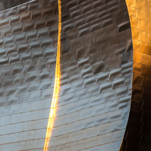 2015-05-07 - Detail van de bijzondere dakconstructie van het museum<br/>Guggenheim museum - Bilbao - Spanje<br/>Canon EOS 5D Mark III - 210 mm - f/5.6, 1/200 sec, ISO 400
