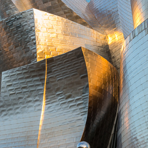 2015-05-07 - Warm zonlicht op de organische vormen<br/>Guggenheim museum - Bilbao - Spanje<br/>Canon EOS 5D Mark III - 100 mm - f/8.0, 1/160 sec, ISO 800