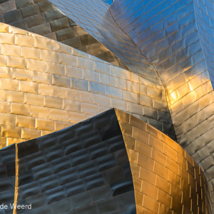 2015-05-07 - Warm zonlicht op de organische vormen<br/>Guggenheim museum - Bilbao - Spanje<br/>Canon EOS 5D Mark III - 180 mm - f/8.0, 1/200 sec, ISO 800