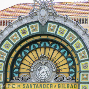 2015-05-07 - Ferrocarril ofwel spoorweg Santander-Bilbao<br/>Oude centrum - Bilbao - Spanje<br/>Canon PowerShot SX1 IS - 65.9 mm - f/5.0, 1/320 sec, ISO 200