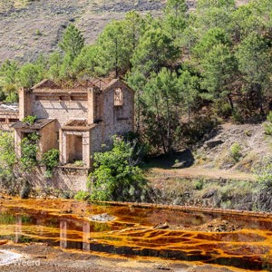 2017-05-01 - Oud spoorweg gebouw<br/>Minas de RioTinto - Spanje<br/>Canon EOS 5D Mark III - 70 mm - f/11.0, 1/30 sec, ISO 200