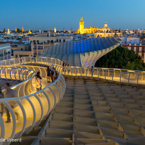 2017-05-06 - Metropol Parasol - uitzicht op de stad<br/>Metropol Parasol - Sevilla - Spanje<br/>Canon EOS 5D Mark III - 33 mm - f/3.2, 0.25 sec, ISO 1600