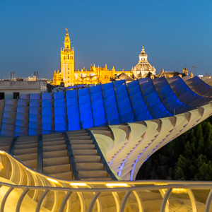 2017-05-06 - Metropol Parasol - old and new<br/>Metropol Parasol - Sevilla - Spanje<br/>Canon EOS 5D Mark III - 64 mm - f/2.8, 0.3 sec, ISO 1600
