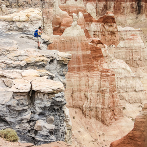 2014-07-09 - Wouter aan de rand van de canyon<br/>Coal Mine Canyon - Tuba City - Verenigde Staten<br/>Canon PowerShot SX1 IS - 15 mm - f/4.0, 1/640 sec, ISO 80
