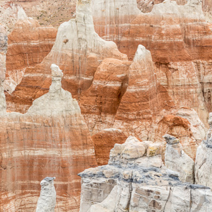 2014-07-09 - Hier vooral veel rood en wit<br/>Coal Mine Canyon - Tuba City - Verenigde Staten<br/>Canon EOS 5D Mark III - 168 mm - f/8.0, 0.01 sec, ISO 200