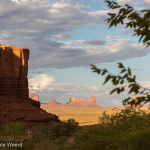 2014-07-09 - Vanaf onze camping genomen<br/>Monument Valley Navajo Tribal Pa - Verenigde Staten<br/>Canon EOS 5D Mark III - 85 mm - f/8.0, 1/125 sec, ISO 200