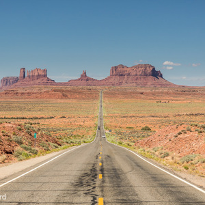 2014-07-10 - Bekende weg richting Monument Valley<br/>Monument Valley Navajo Tribal Pa - Verenigde Staten<br/>Canon EOS 5D Mark III - 70 mm - f/8.0, 1/320 sec, ISO 200